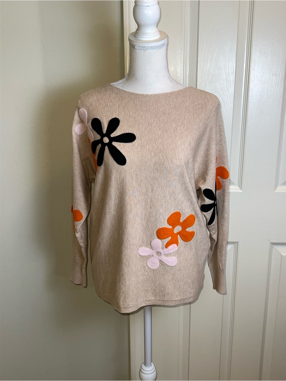 Aaeda Floral Appliqués Sweater
